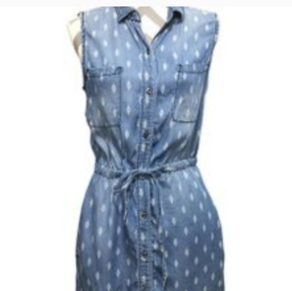 Blue dress with no sleeves